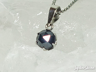 Natu-Diamond-Pt-pendant