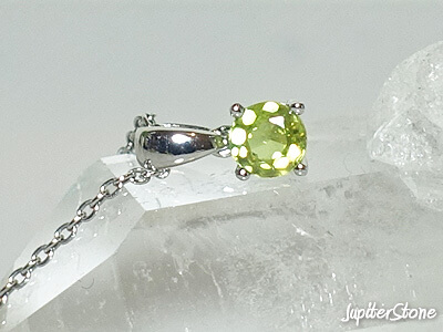 Sphene-pendant-2
