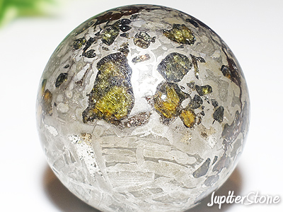 pallasite-meteorite-genseki-ball