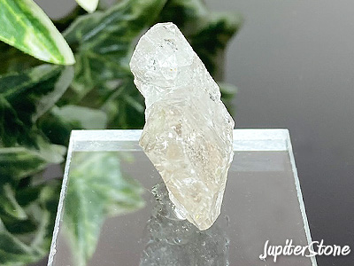 Herkimerdiamond-okimono-M-g