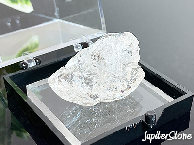 Herkimerdiamond-okimono-M-b