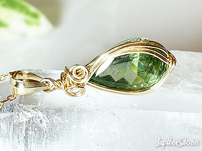 ludwigiteinperidot-pendant-2022-12-d