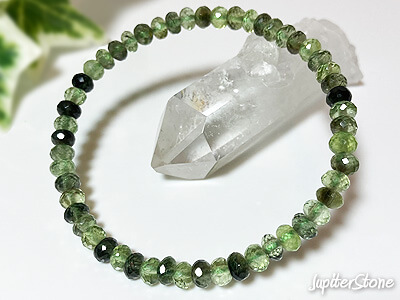 ludwigiteinperidot-bracelet-2022-12-e