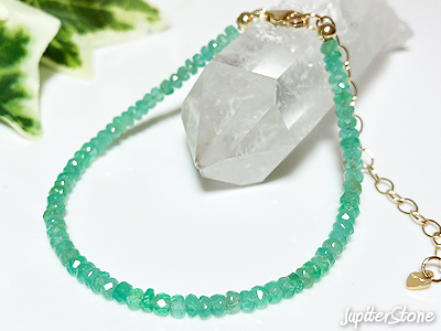 Emerald-button-bracelet-2023-5-a