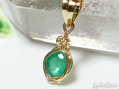 Emerald-pendant-2023-5-a