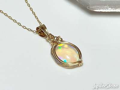 Opal-pendant-2023-10-z