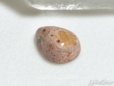 Opal-pendant-2023-10-g
