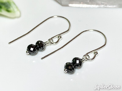 black-diamond-earrings-2023-12-a