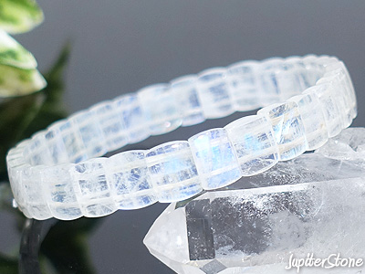 royalbluemoonstone-bracelet-2024-9-g