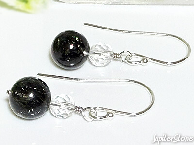 black-super7-earrings-2024-10-a