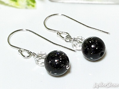 black-super7-earrings-2024-10-a