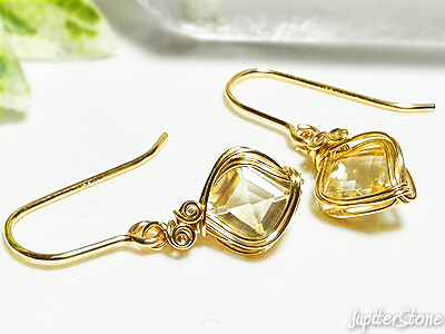 golden-labradorite-Earrings-2024-11-a