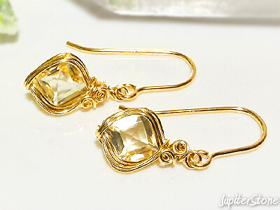 golden-labradorite-Earrings-2024-11-a