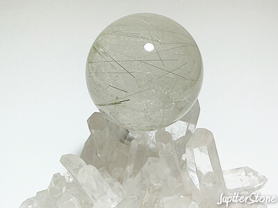 zagi-moutain-quartz-okimono-2025-1-d