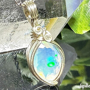 Precious-opal-wire-pendant-2025-3-a