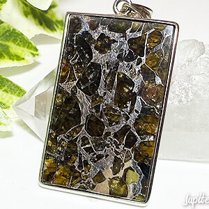 Russian-pallasite-natural-meteorite-2025-o