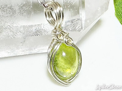 sphene-wire-pendant-2025-3-c