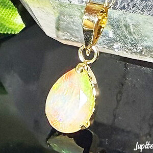 Precious-opal-18kg-pendant-2025-3-e