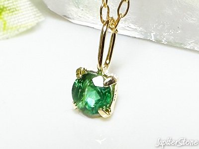 emerald-18kg-pendant-2025-4-a