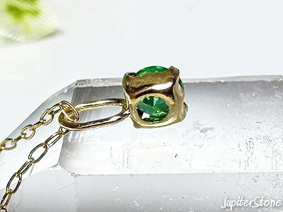 emerald-18kg-pendant-2025-4-a
