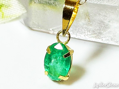 emerald-18kg-pendant-2025-4-c