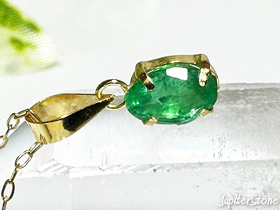 emerald-18kg-pendant-2025-4-c