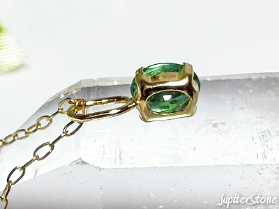 emerald-18kg-pendant-2025-4-b
