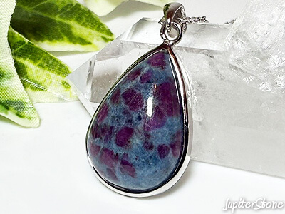 ruby-sapphire-in-kyanite-pendant-2025-f