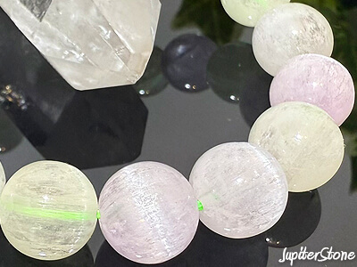 green-kunzite-bracelet-2025-9-e