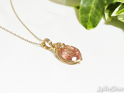 pinkmica-in-quartz-pendant-2025-10-a