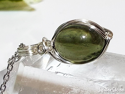 moldavite-pendant-2025-10-a