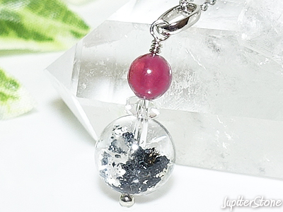 hematite-in-quartz-pendant-2025-11-a