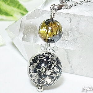 hematite-in-quartz-pendant-2025-11-c