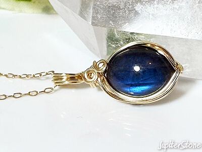 labradorite-pendant-2025-11-a