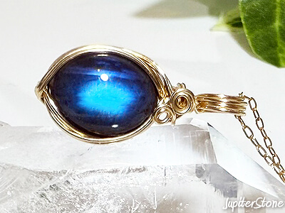 labradorite-pendant-2025-11-a