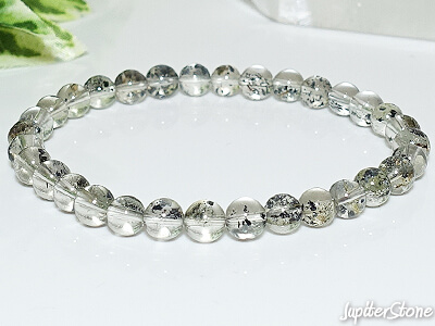 hematite-in-quartz-bracelet-2025-11-a