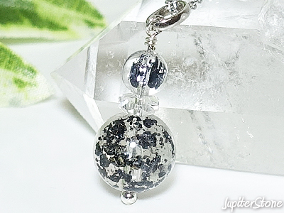 hematite-in-quartz-pendant-2025-11-b