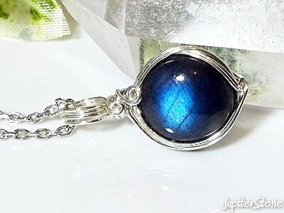labradorite-pendant-2025-11-b