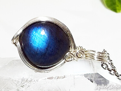 labradorite-pendant-2025-11-b