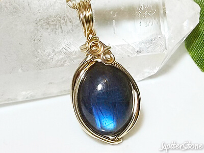 labradorite-pendant-2025-11-a
