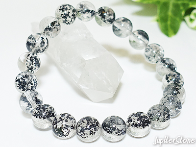 hematite-in-quartz-bracelet-2025-11-c