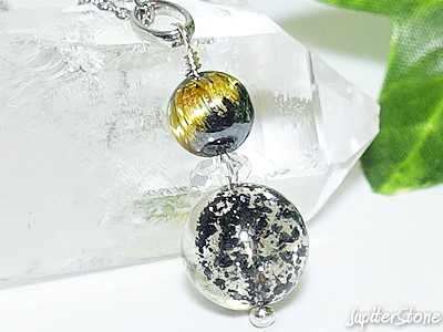 hematite-in-quartz-pendant-2025-11-c