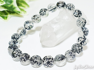 hematite-in-quartz-bracelet-2025-11-c