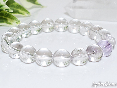 oil-in-quartz-bracelet-2026-5-c