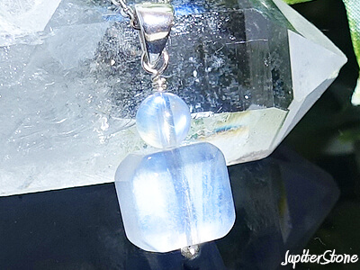royalbluemoonstone-pendant-2026-7-a