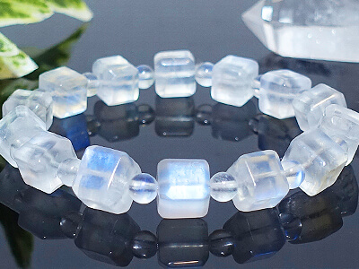royalbluemoonstone-bracelet-2026-7-a